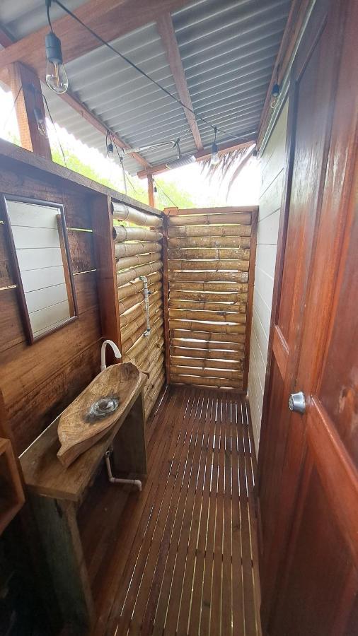 El Clandestino Villa Bocas Town Bagian luar foto