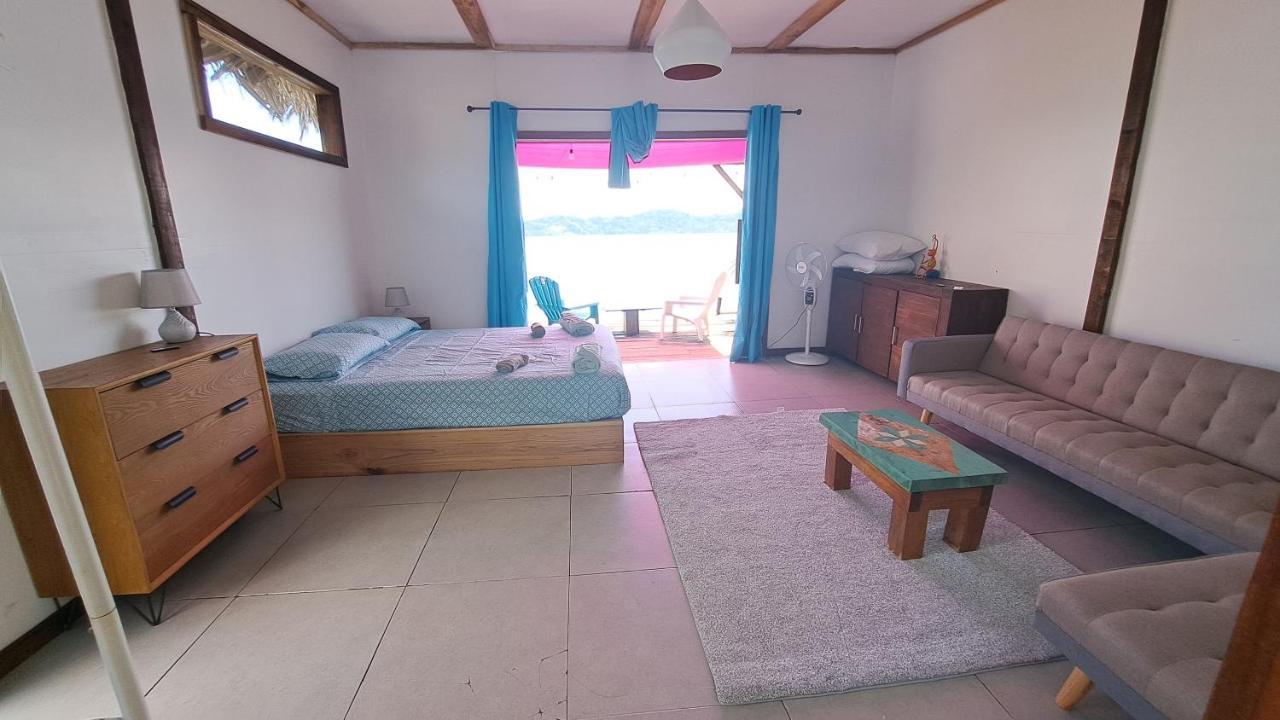 El Clandestino Villa Bocas Town Bagian luar foto