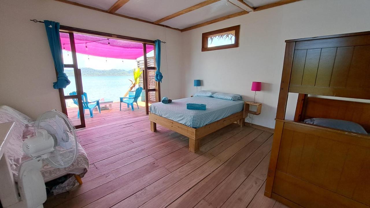 El Clandestino Villa Bocas Town Bagian luar foto