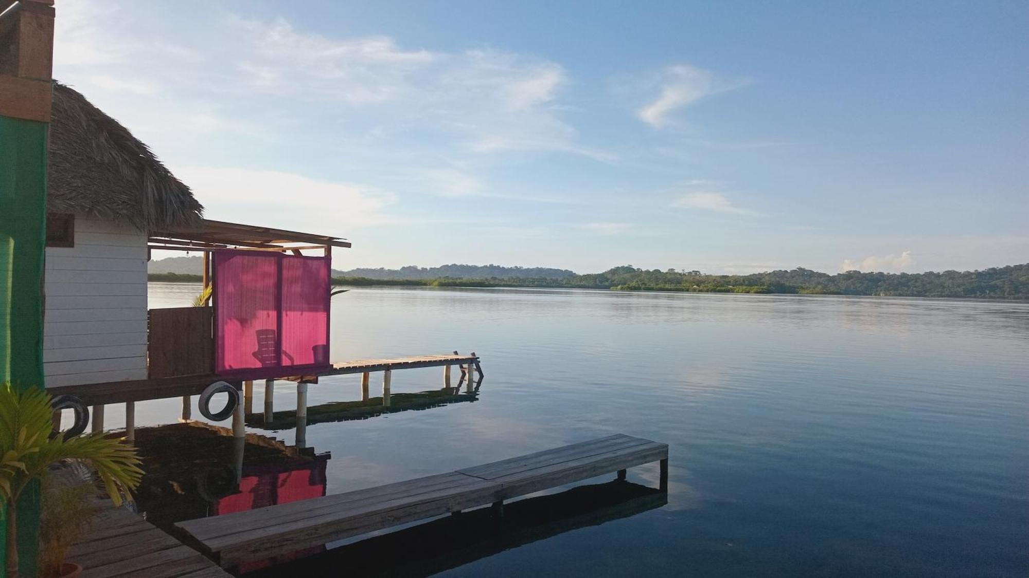 El Clandestino Villa Bocas Town Bagian luar foto