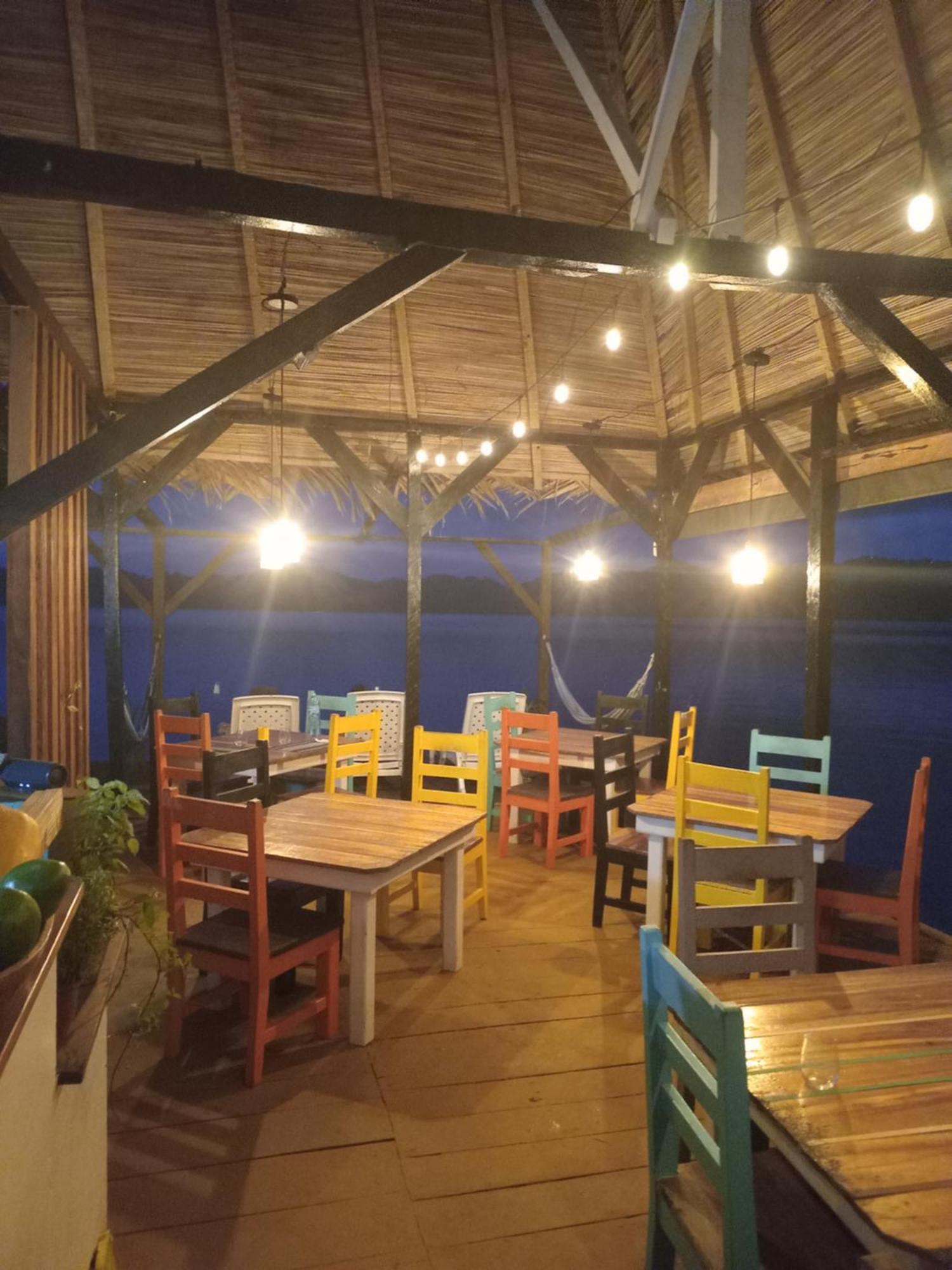 El Clandestino Villa Bocas Town Bagian luar foto